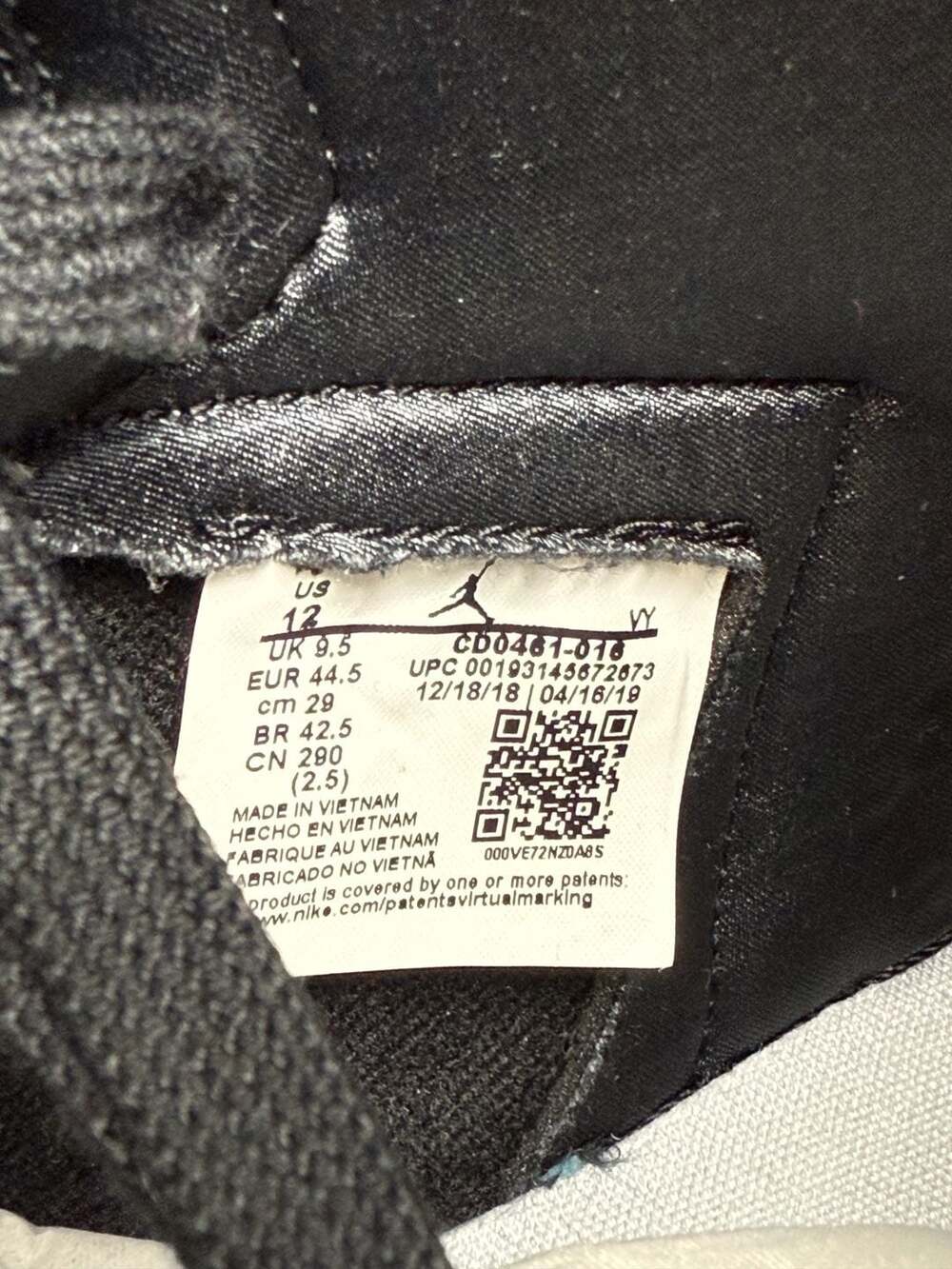 Nike Air Jordan 1 Retro High OG Satin Black Toe Women’s Size 12/10.5M - Picture 6 of 7